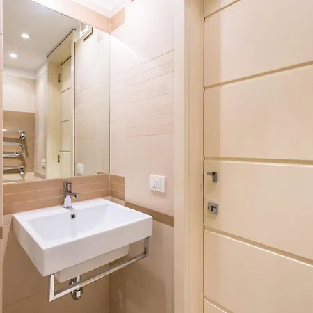 Blu Breeze On Seafront With Parking By Napoliapartments