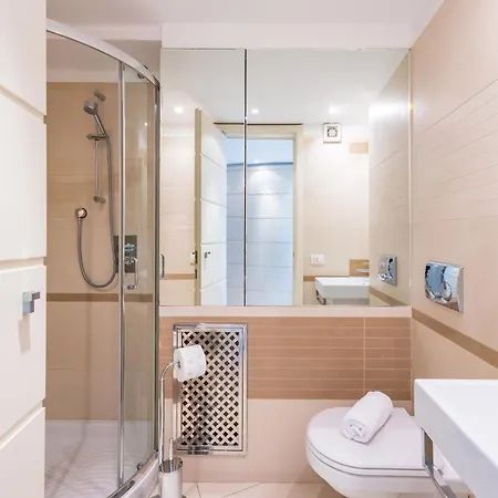 Blu Breeze On Seafront With Parking By Napoliapartments