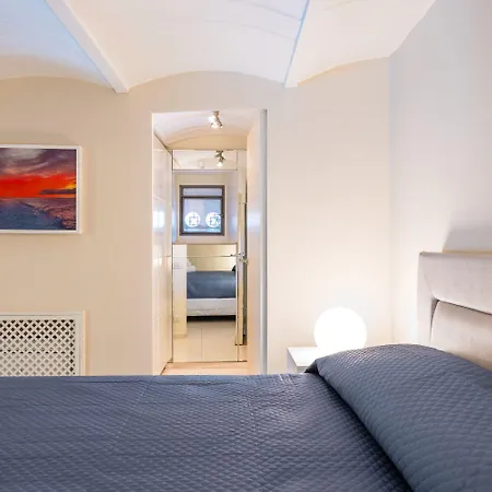 Blu Breeze On Seafront With Parking By Napoliapartments 公寓 *
